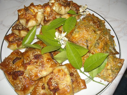 Kalitsounia with tyromalama